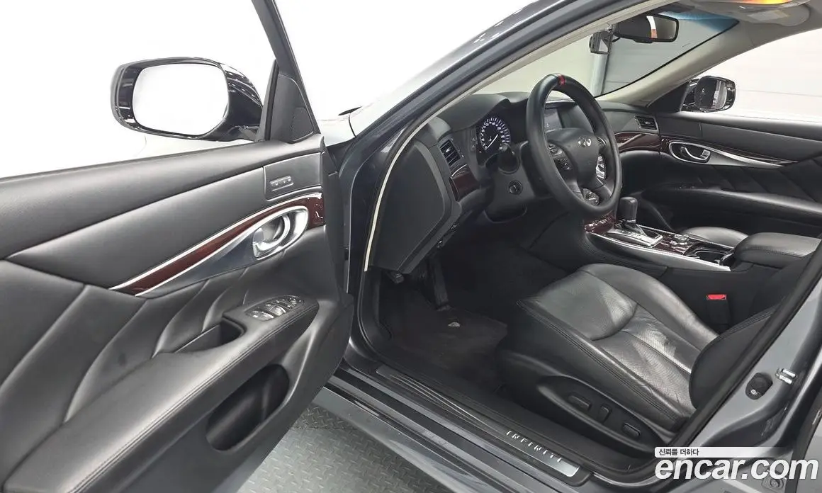Infiniti Q70 2017 3.7 автомат (гидро), фото 10