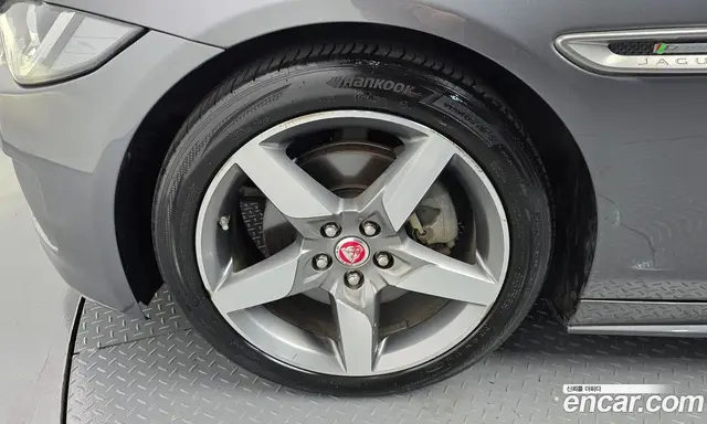Jaguar XE 2019 2.0 автомат (гидро), миниатюра 5 Jaguar XE 2019 2.0 автомат (гидро), миниатюра 5
