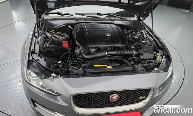 Jaguar XE 2019 2.0 автомат (гидро), миниатюра 6 Jaguar XE 2019 2.0 автомат (гидро), миниатюра 6