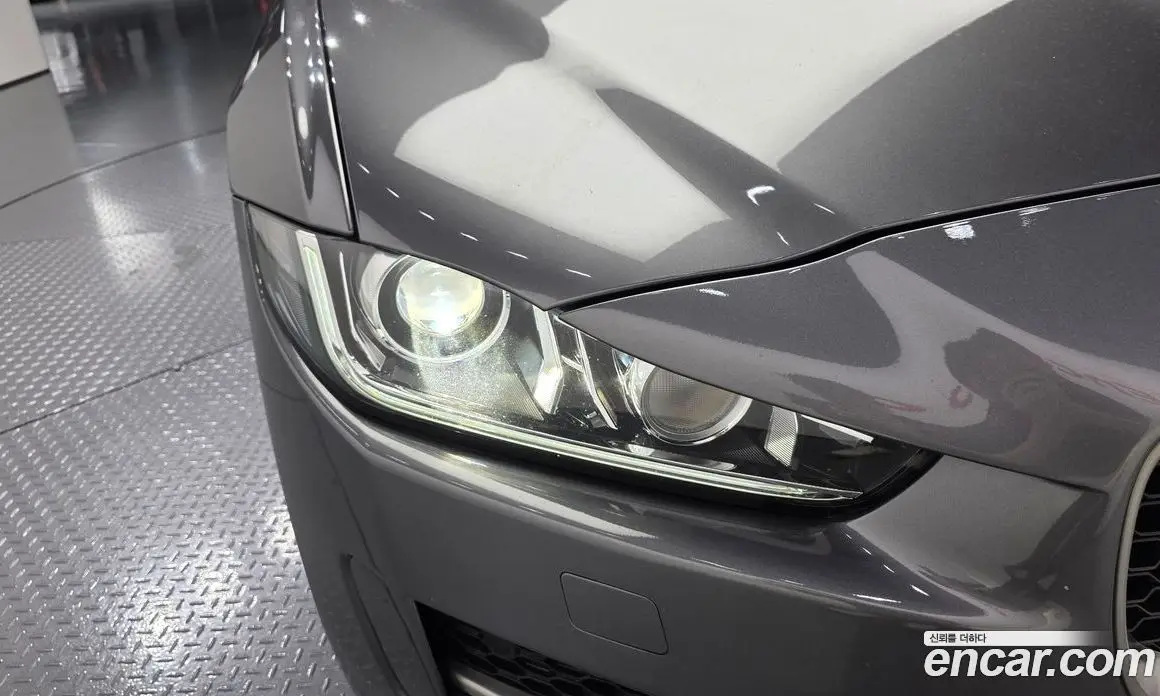 Jaguar XE 2019 2.0 автомат (гидро), фото 8 Jaguar XE 2019 2.0 автомат (гидро), фото 8