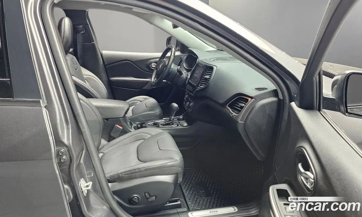 Jeep Cherokee 2021 3.2 автомат (гидро), фото 17 Jeep Cherokee 2021 3.2 автомат (гидро), фото 17