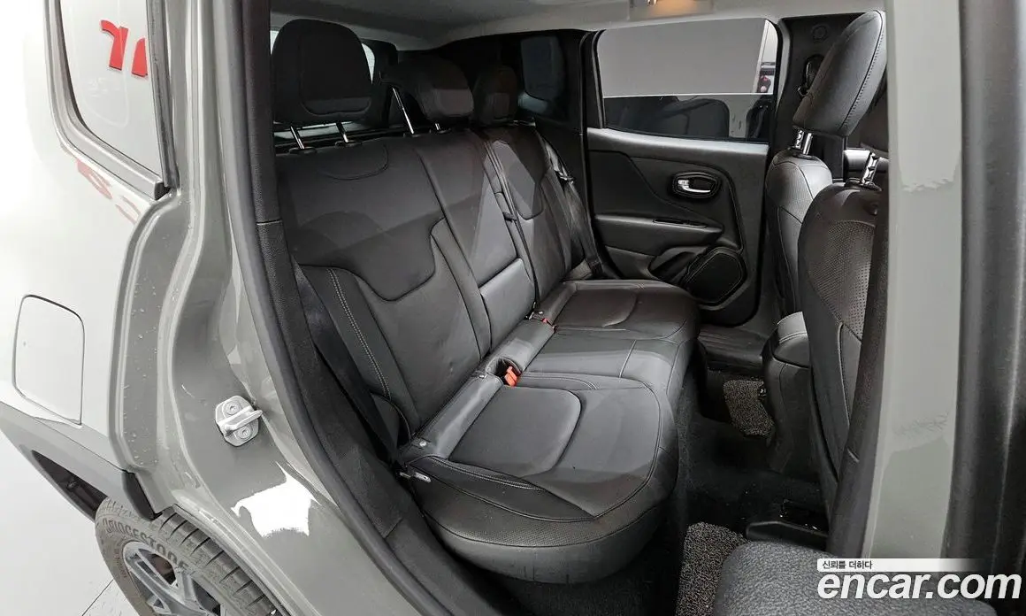 Jeep Renegade 2022 1.3 автомат (гидро), фото 17 Jeep Renegade 2022 1.3 автомат (гидро), фото 17