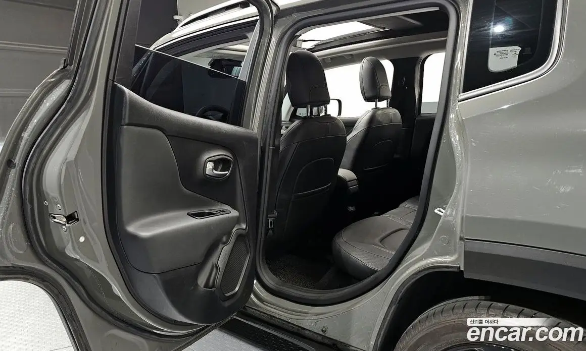 Jeep Renegade 2022 1.3 автомат (гидро), фото 18 Jeep Renegade 2022 1.3 автомат (гидро), фото 18