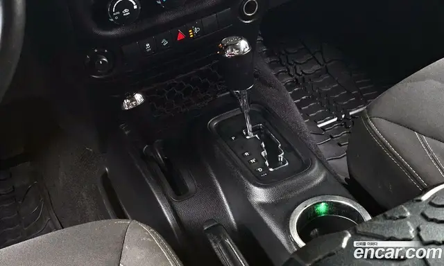 Jeep Wrangler 2016 3.6 автомат (гидро), миниатюра 12