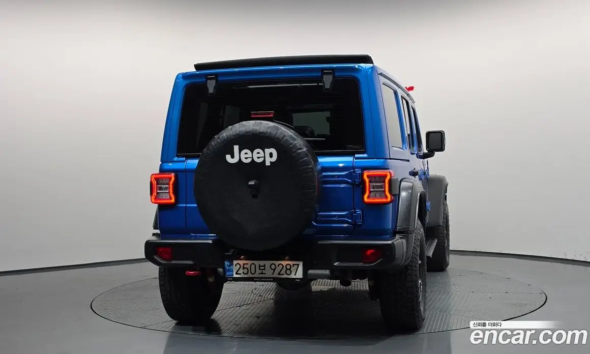 Jeep Wrangler 2021 2.0 автомат (гидро), фото 4