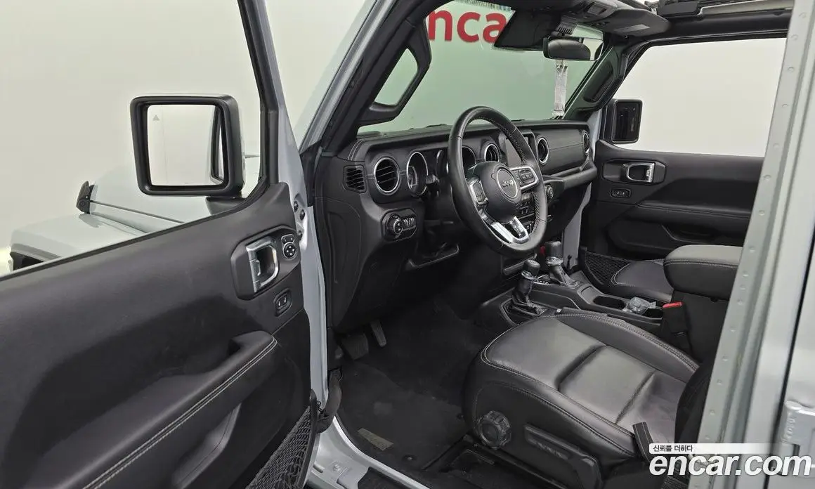 Jeep Wrangler 2022 2.0 автомат (гидро), фото 13 Jeep Wrangler 2022 2.0 автомат (гидро), фото 13