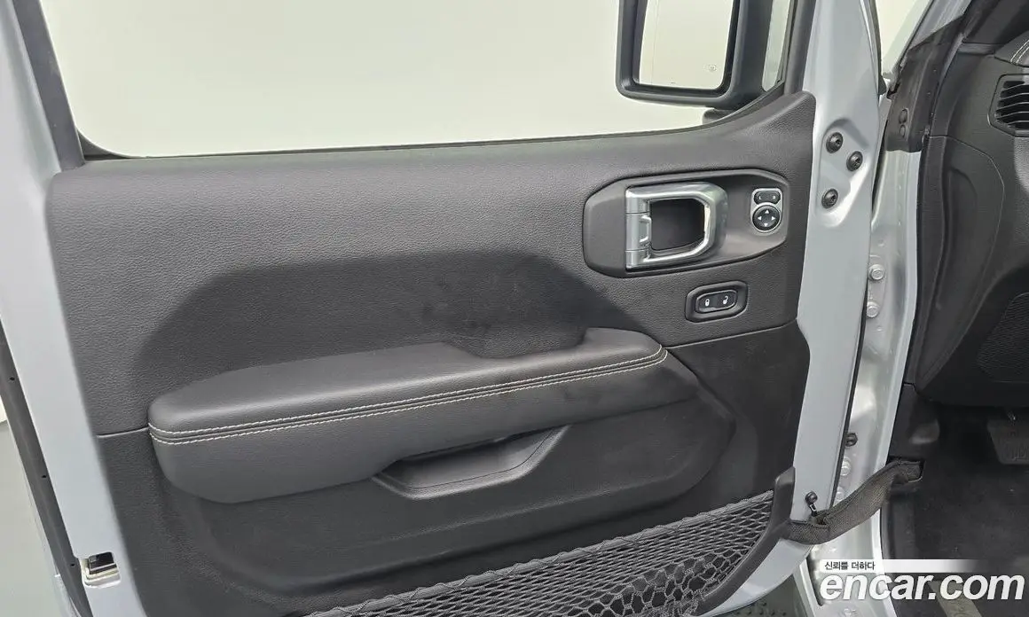 Jeep Wrangler 2022 2.0 автомат (гидро), фото 14 Jeep Wrangler 2022 2.0 автомат (гидро), фото 14
