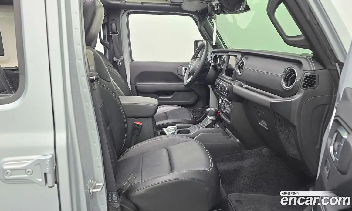 Jeep Wrangler 2022 2.0 автомат (гидро), фото 16 Jeep Wrangler 2022 2.0 автомат (гидро), фото 16