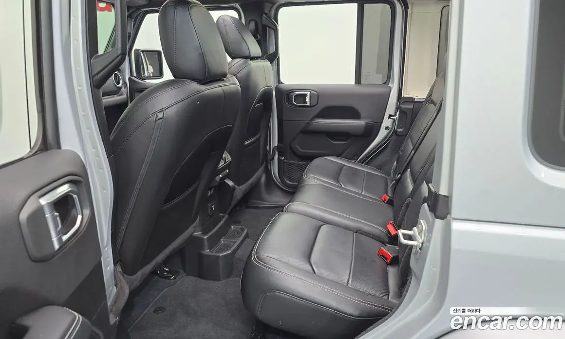 Jeep Wrangler 2022 2.0 автомат (гидро), фото 17 Jeep Wrangler 2022 2.0 автомат (гидро), фото 17