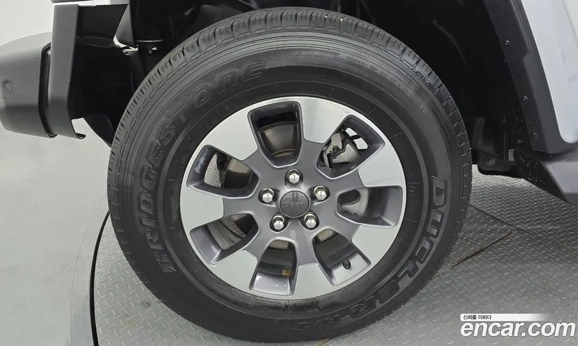 Jeep Wrangler 2022 2.0 автомат (гидро), фото 5 Jeep Wrangler 2022 2.0 автомат (гидро), фото 5
