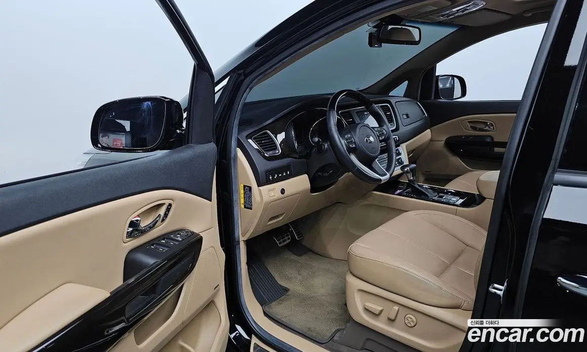 Kia Carnival 2018 2.2 автомат (гидро), фото 12 Kia Carnival 2018 2.2 автомат (гидро), фото 12
