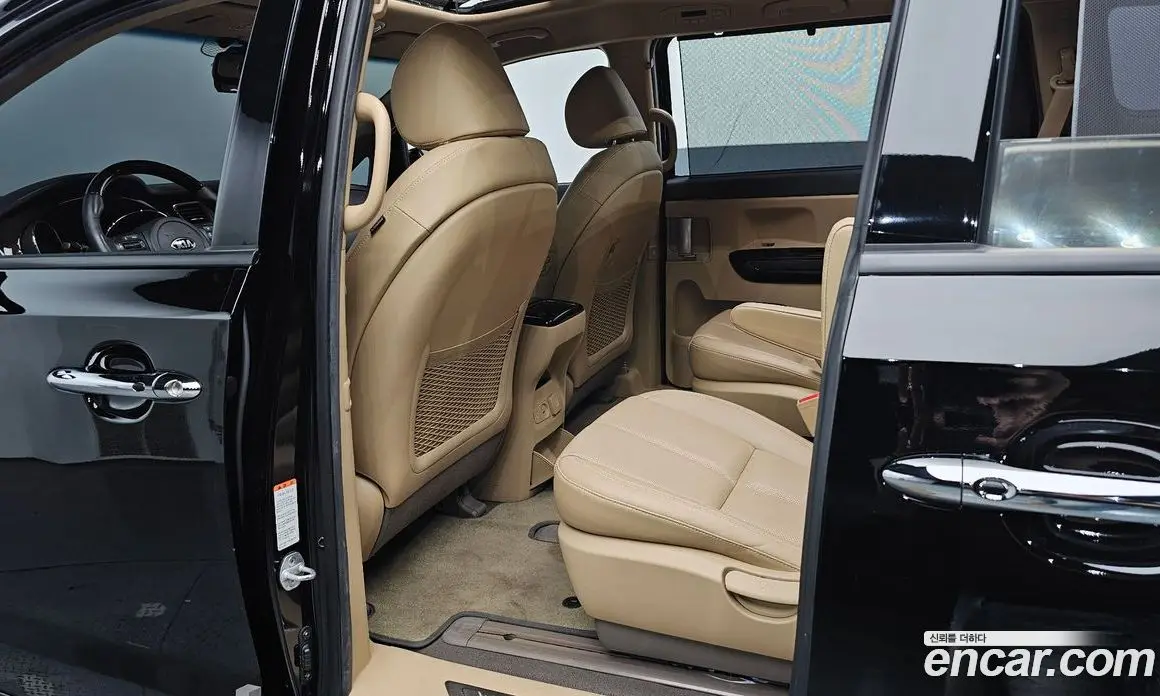 Kia Carnival 2018 2.2 автомат (гидро), фото 17 Kia Carnival 2018 2.2 автомат (гидро), фото 17