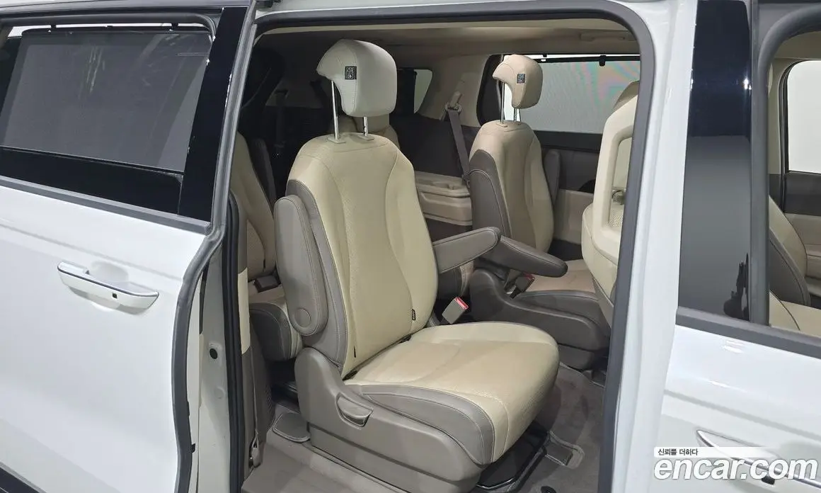 Kia Carnival 2023 3.5 автомат (гидро), фото 17