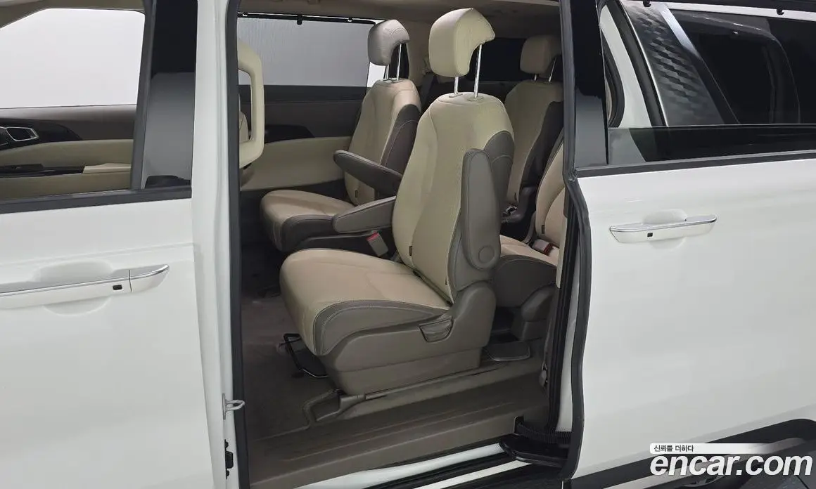 Kia Carnival 2023 3.5 автомат (гидро), фото 18