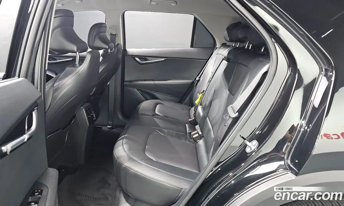 Kia Niro 2023 0.2 автомат (гидро), фото 17 Kia Niro 2023 0.2 автомат (гидро), фото 17