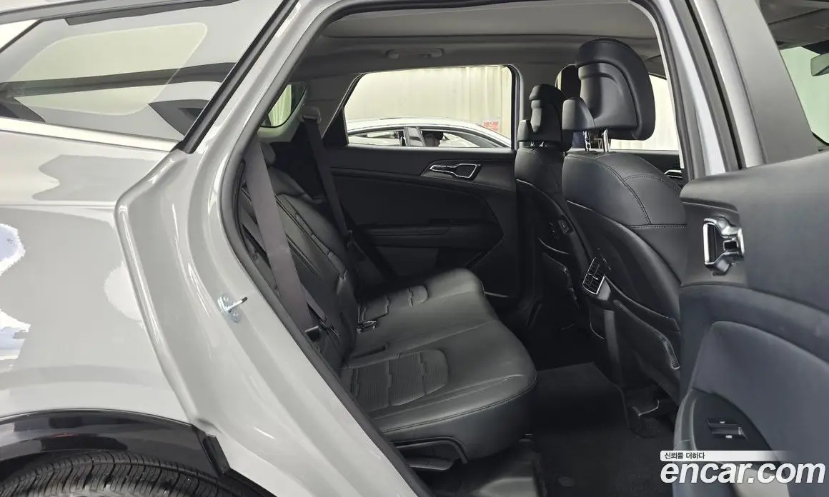 Kia Sportage 2025 1.6 автомат (гидро), фото 17 Kia Sportage 2025 1.6 автомат (гидро), фото 17