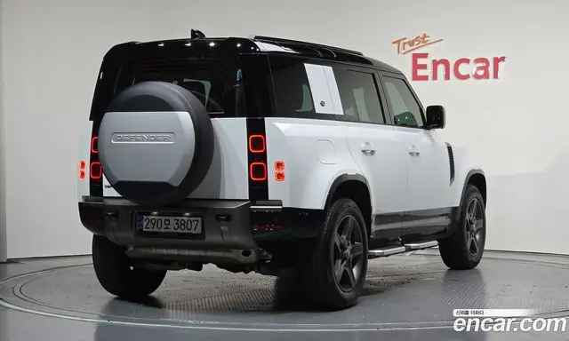 Land Rover Defender 2024 2.0 автомат (гидро), миниатюра 2 Land Rover Defender 2024 2.0 автомат (гидро), миниатюра 2