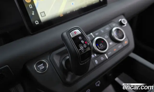 Land Rover Defender 2024 2.0 автомат (гидро), миниатюра 12