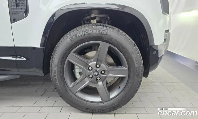 Land Rover Defender 2024 2.0 автомат (гидро), миниатюра 7 Land Rover Defender 2024 2.0 автомат (гидро), миниатюра 7