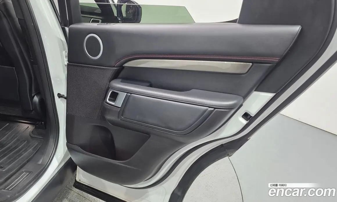 Land Rover Discovery 2017 3.0 автомат (гидро), фото 15
