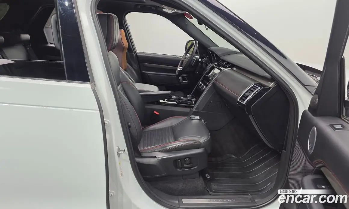 Land Rover Discovery 2017 3.0 автомат (гидро), фото 16