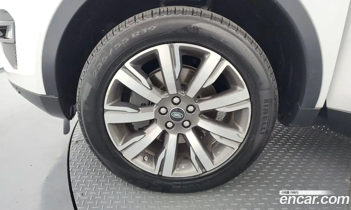 Land Rover Discovery Sport 2018 2.0 автомат (гидро), фото 5