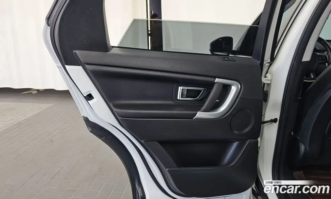 Land Rover Discovery Sport 2018 2.0 автомат (гидро), фото 15 Land Rover Discovery Sport 2018 2.0 автомат (гидро), фото 15