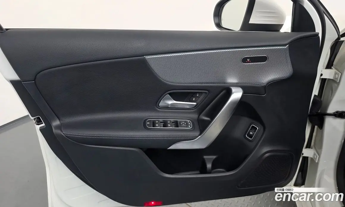 Mercedes-Benz A-Class 2022 2.0 автомат (гидро), фото 14