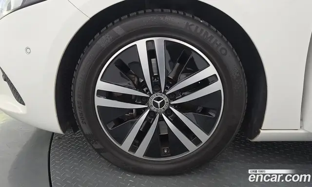 Mercedes-Benz A-Class 2022 2.0 автомат (гидро), миниатюра 5