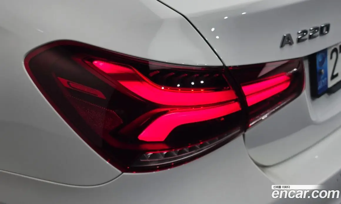 Mercedes-Benz A-Class 2022 2.0 автомат (гидро), фото 9