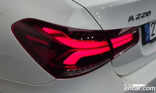 Mercedes-Benz A-Class 2022 2.0 автомат (гидро), миниатюра 9