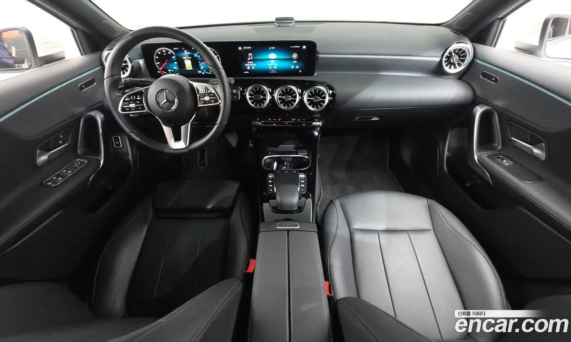 Mercedes-Benz A-Class 2022 2.0 автомат (гидро), фото 10