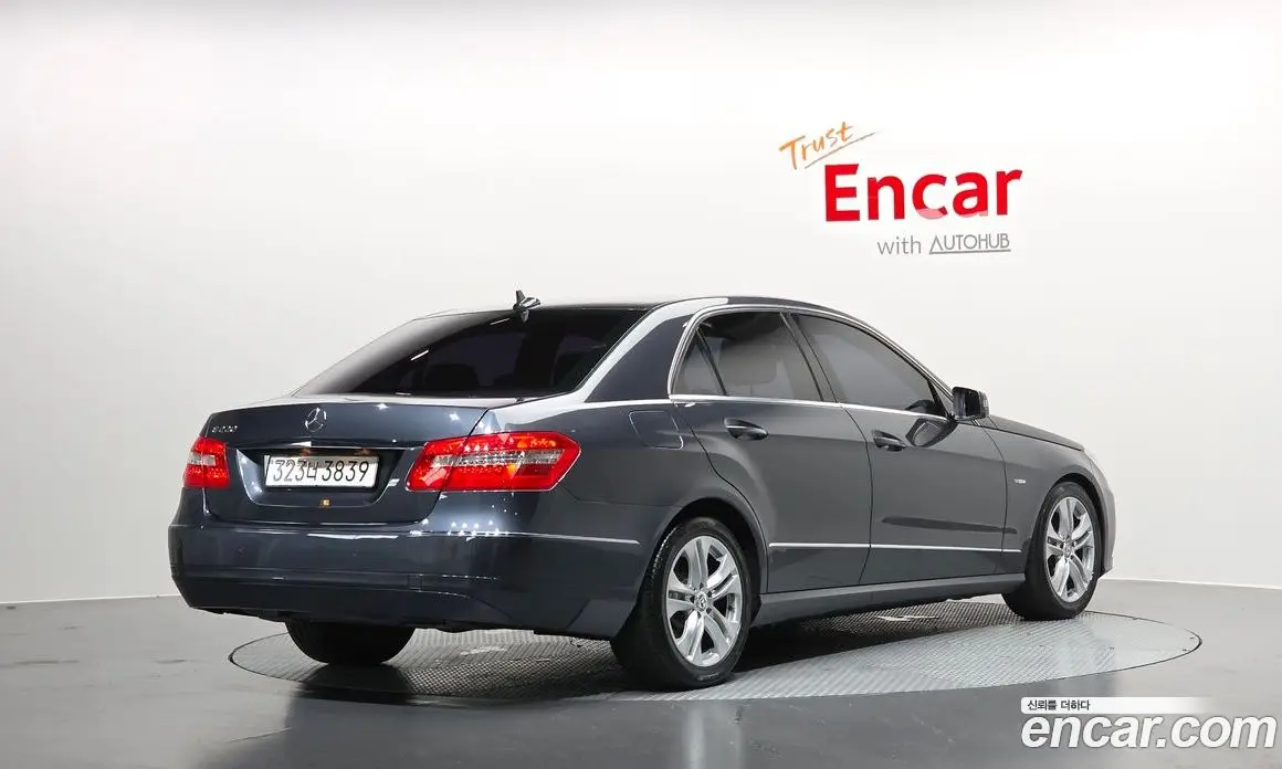 Mercedes-Benz E-Class 2011 2.1 автомат (гидро), фото 1 Mercedes-Benz E-Class 2011 2.1 автомат (гидро), фото 1