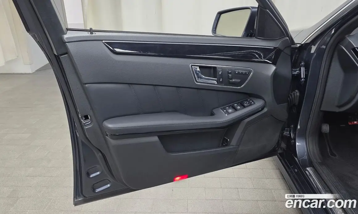 Mercedes-Benz E-Class 2011 2.1 автомат (гидро), фото 13 Mercedes-Benz E-Class 2011 2.1 автомат (гидро), фото 13