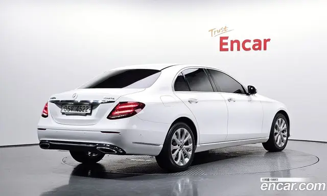 Mercedes-Benz E-Class, 2019, 104 015 км