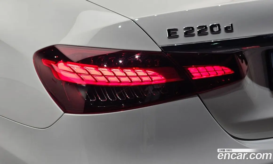 Mercedes-Benz E-Class 2020 1.9 автомат (гидро), фото 9 Mercedes-Benz E-Class 2020 1.9 автомат (гидро), фото 9