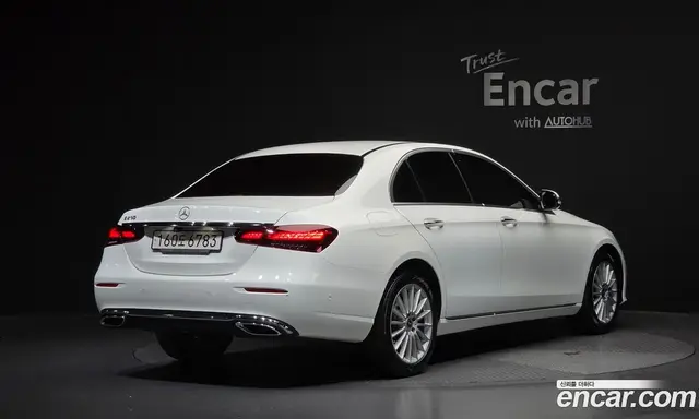 Mercedes-Benz E-Class, 2022, 68 502 км