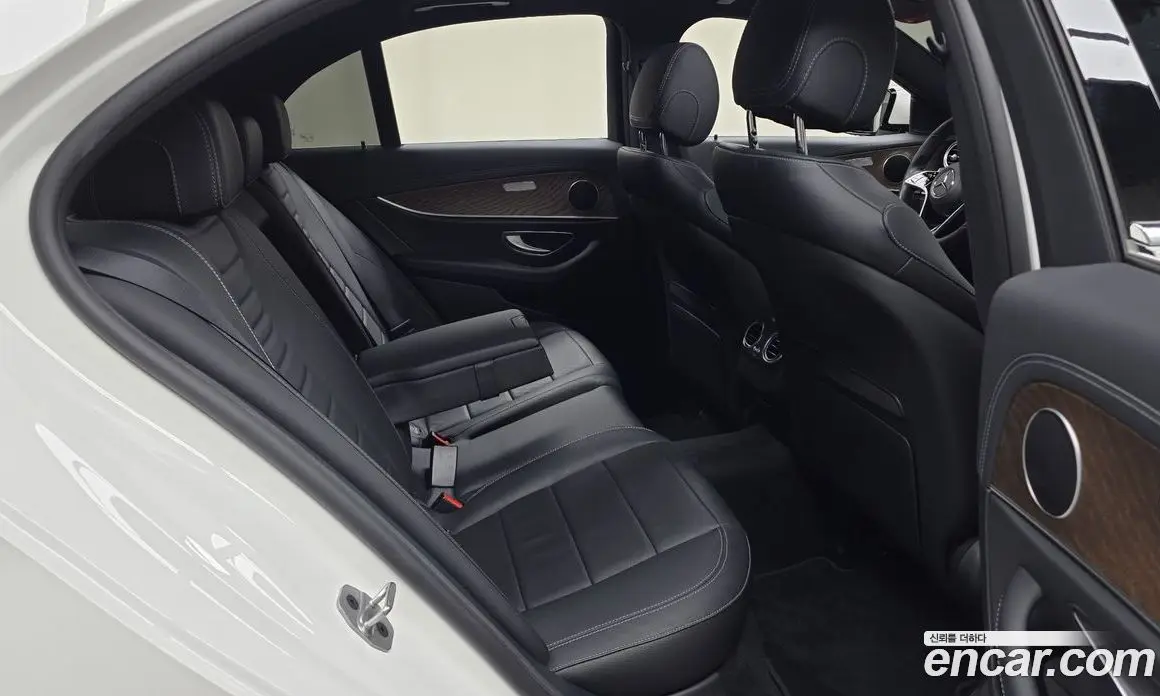Mercedes-Benz E-Class 2022 2.0 автомат (гидро), фото 15 Mercedes-Benz E-Class 2022 2.0 автомат (гидро), фото 15