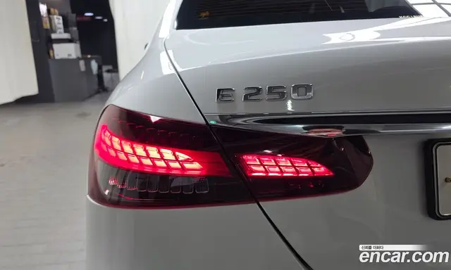 Mercedes-Benz E-Class 2022 2.0 автомат (гидро), миниатюра 8 Mercedes-Benz E-Class 2022 2.0 автомат (гидро), миниатюра 8