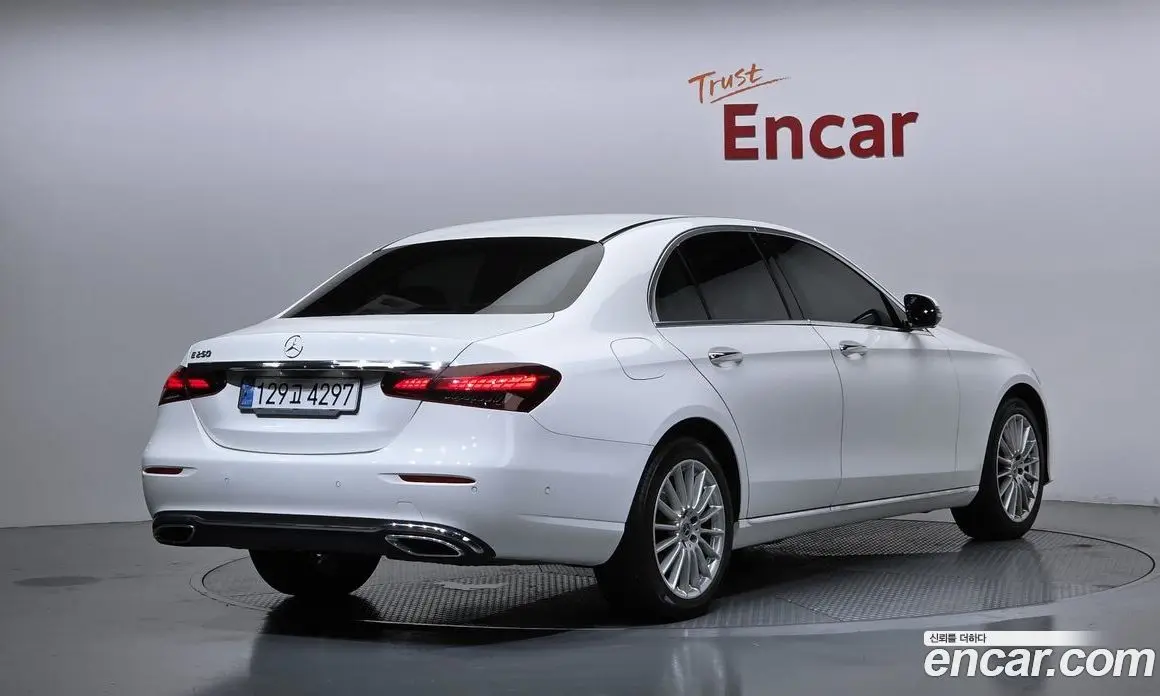 Mercedes-Benz E-Class 2022 2.0 автомат (гидро), фото 2 Mercedes-Benz E-Class 2022 2.0 автомат (гидро), фото 2