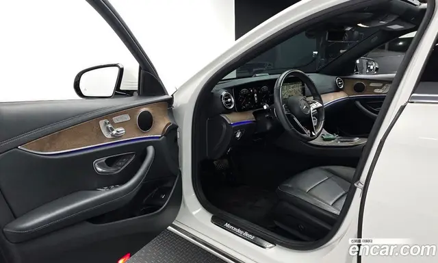 Mercedes-Benz E-Class 2022 2.0 автомат (гидро), миниатюра 10 Mercedes-Benz E-Class 2022 2.0 автомат (гидро), миниатюра 10