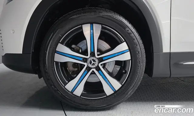 Mercedes-Benz EQB 2022 0.2 автомат (гидро), миниатюра 5