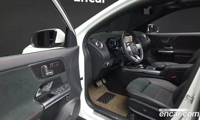 Mercedes-Benz GLA-Class 2023 2.0 автомат (гидро), миниатюра 10 Mercedes-Benz GLA-Class 2023 2.0 автомат (гидро), миниатюра 10