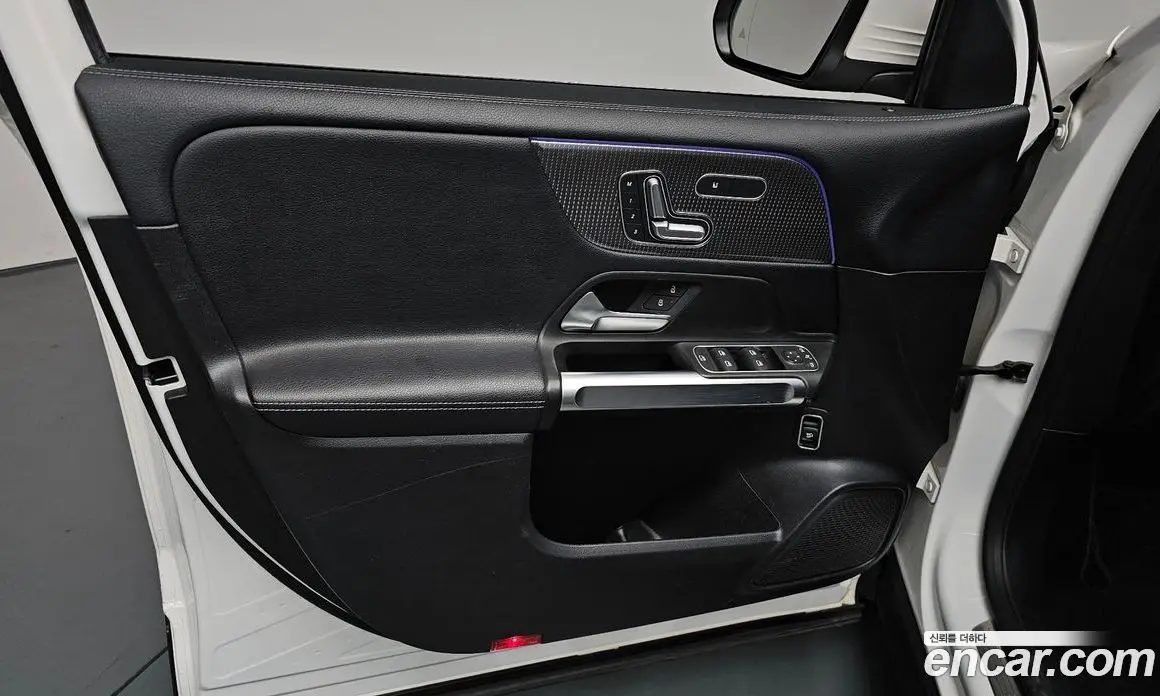 Mercedes-Benz GLB-Class 2021 2.0 автомат (гидро), фото 13 Mercedes-Benz GLB-Class 2021 2.0 автомат (гидро), фото 13