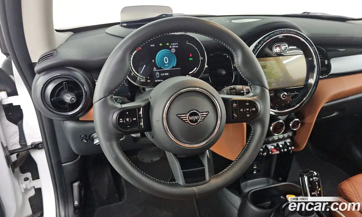 Mini Cooper 2023 2.0 автомат (гидро), фото 17