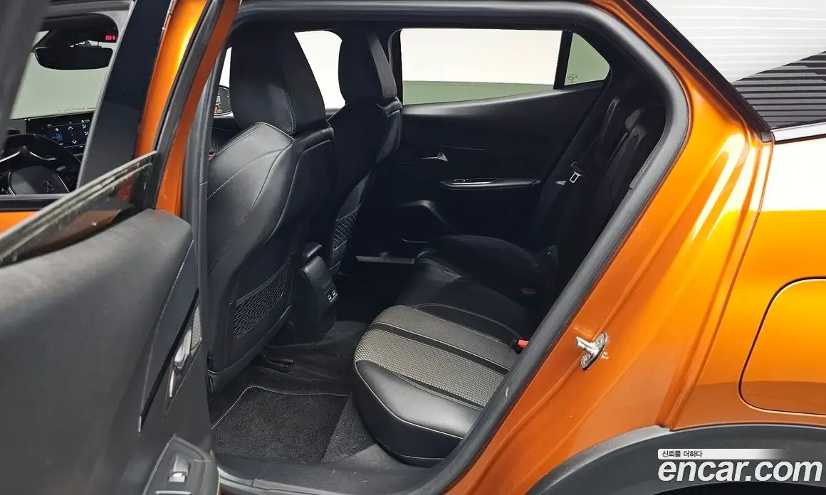 Peugeot 2008 2021 0.1 автомат (гидро), фото 17
