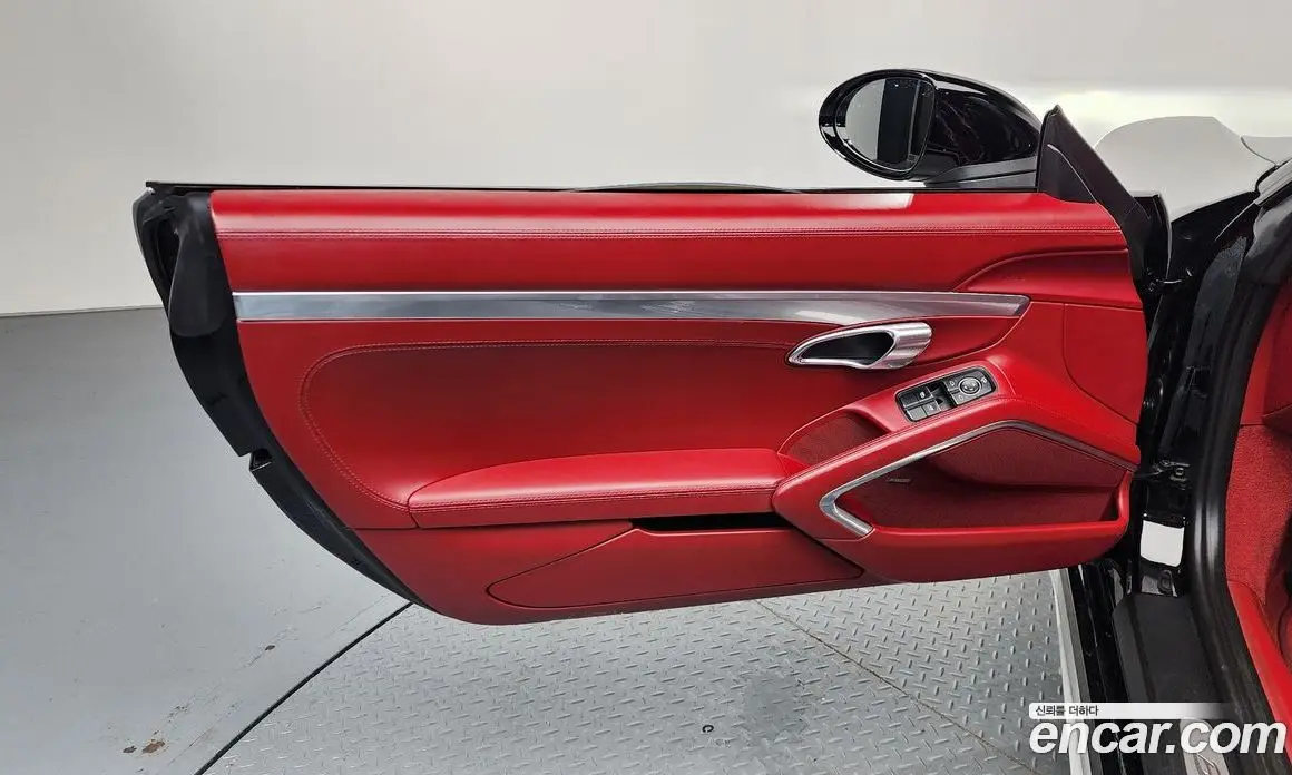 Porsche 718 2017 2.0 автомат (гидро), фото 15 Porsche 718 2017 2.0 автомат (гидро), фото 15