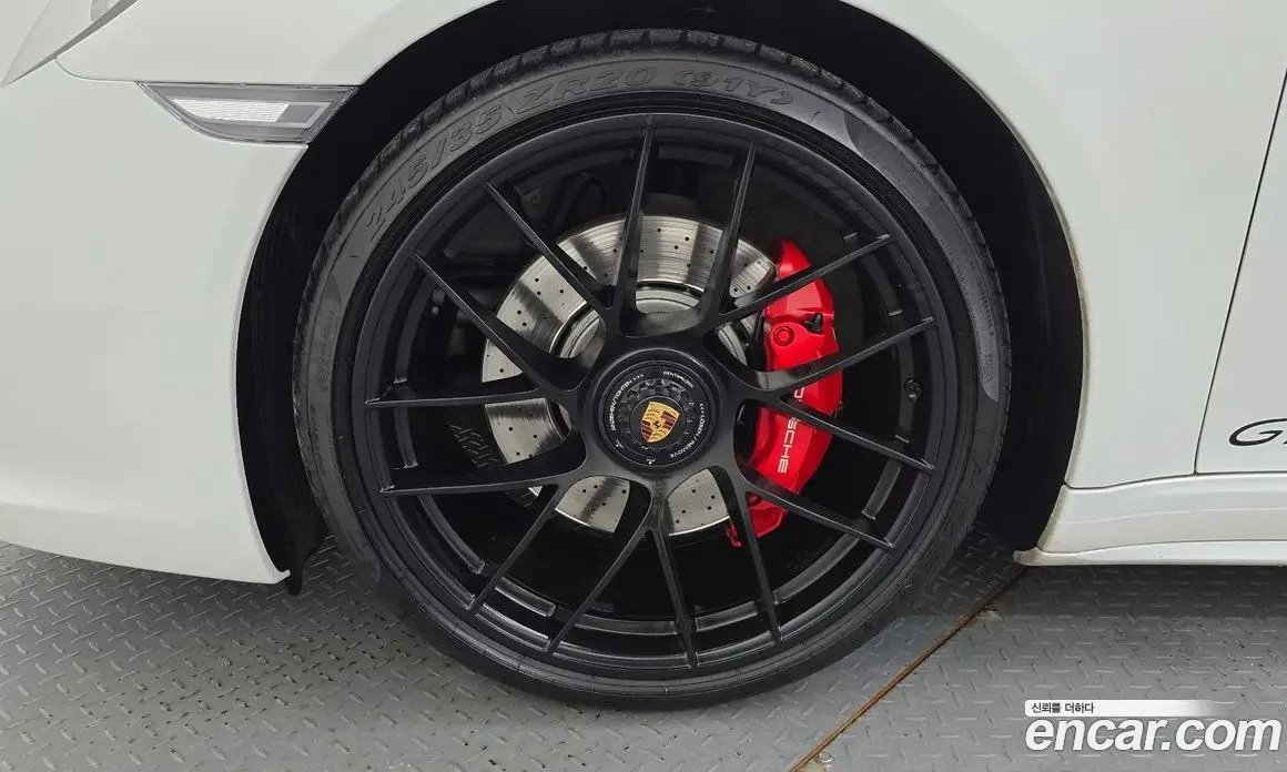 Porsche 911 2017 3.0 автомат (гидро), фото 4 Porsche 911 2017 3.0 автомат (гидро), фото 4