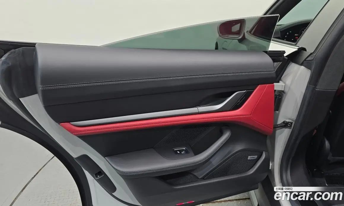 Porsche Taycan 2022 0.1 автомат (гидро), фото 15