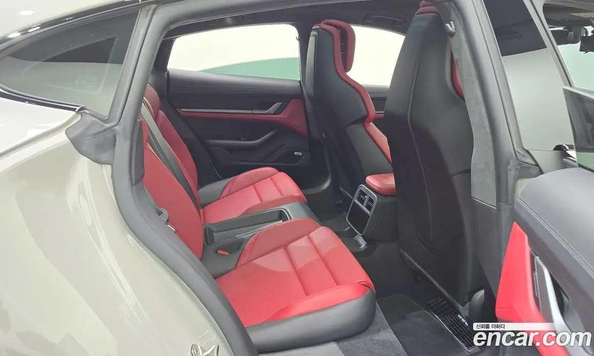 Porsche Taycan 2022 0.1 автомат (гидро), фото 17
